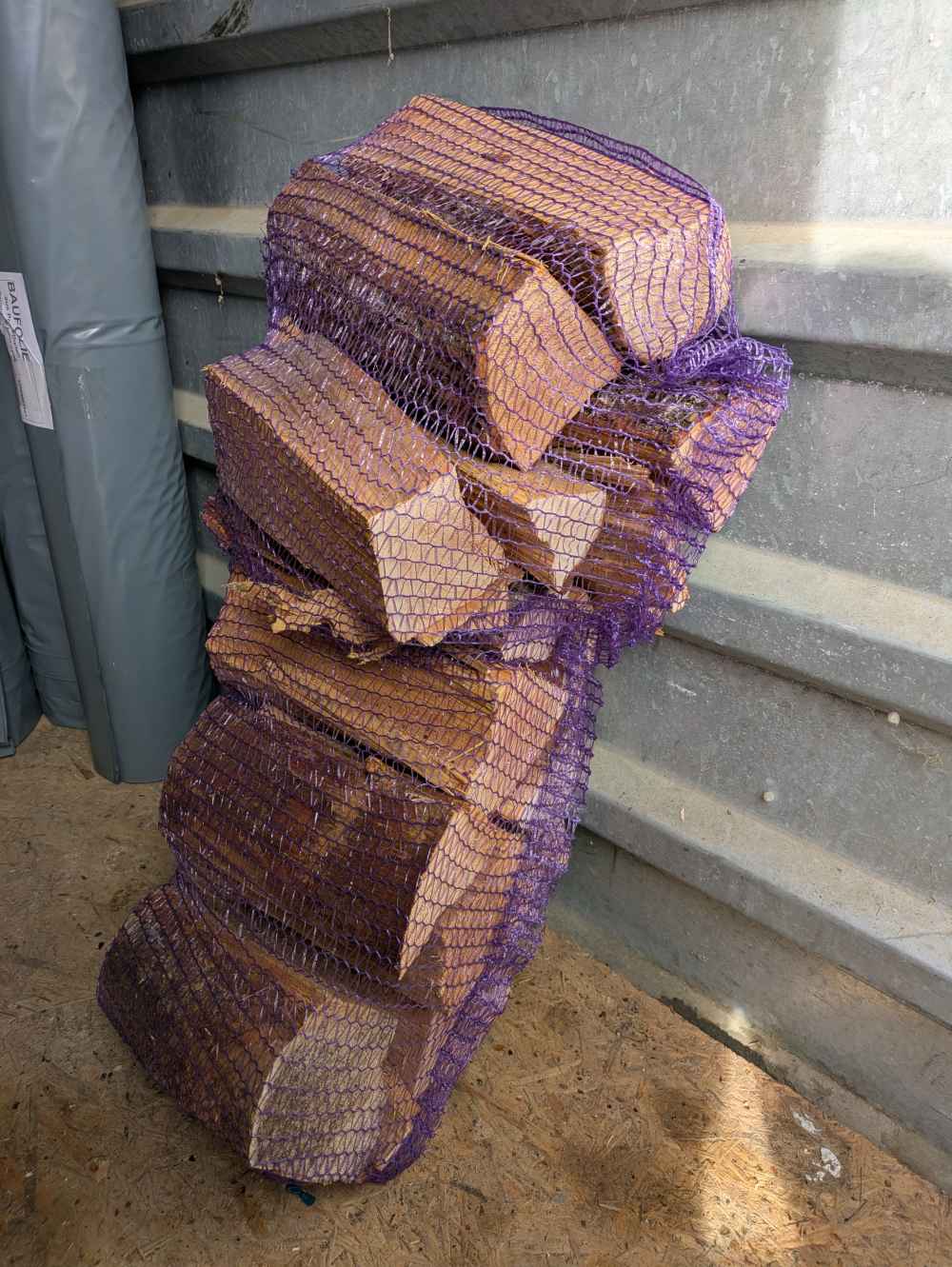 Raschelsack Brennholz